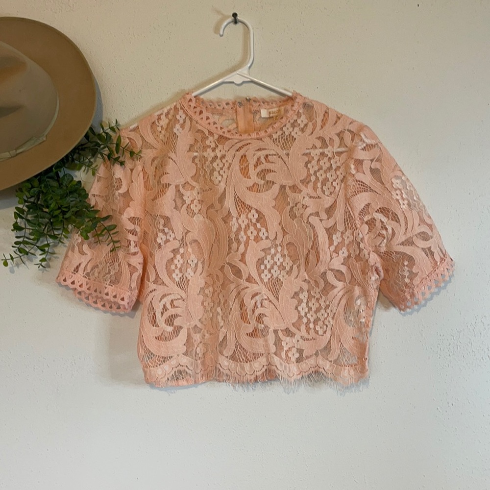 Elegant Lace Blouse in Soft Pink